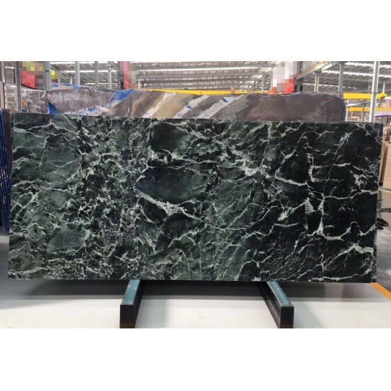 mármol verde polcevere