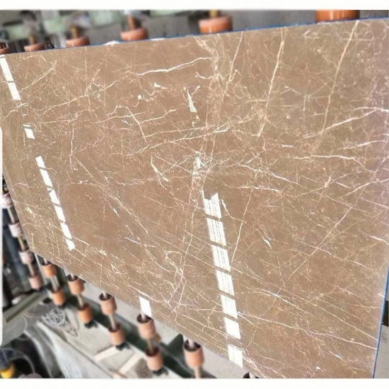 tarjeta con mármol marrón