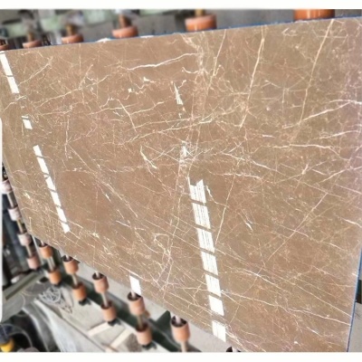 tarjeta con mármol marrón