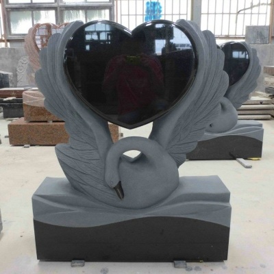 cisne con lápida de granito de diseño de corazón